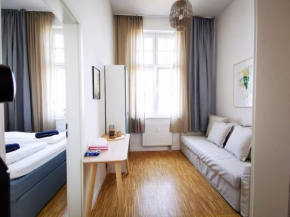 SC 07 l Rockchair Apartments l Cozy Family & Business 2,5 Bedrooms Balcony Elevator welcomes you!